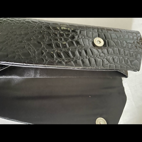 Black Clutch - Picture 3 of 4